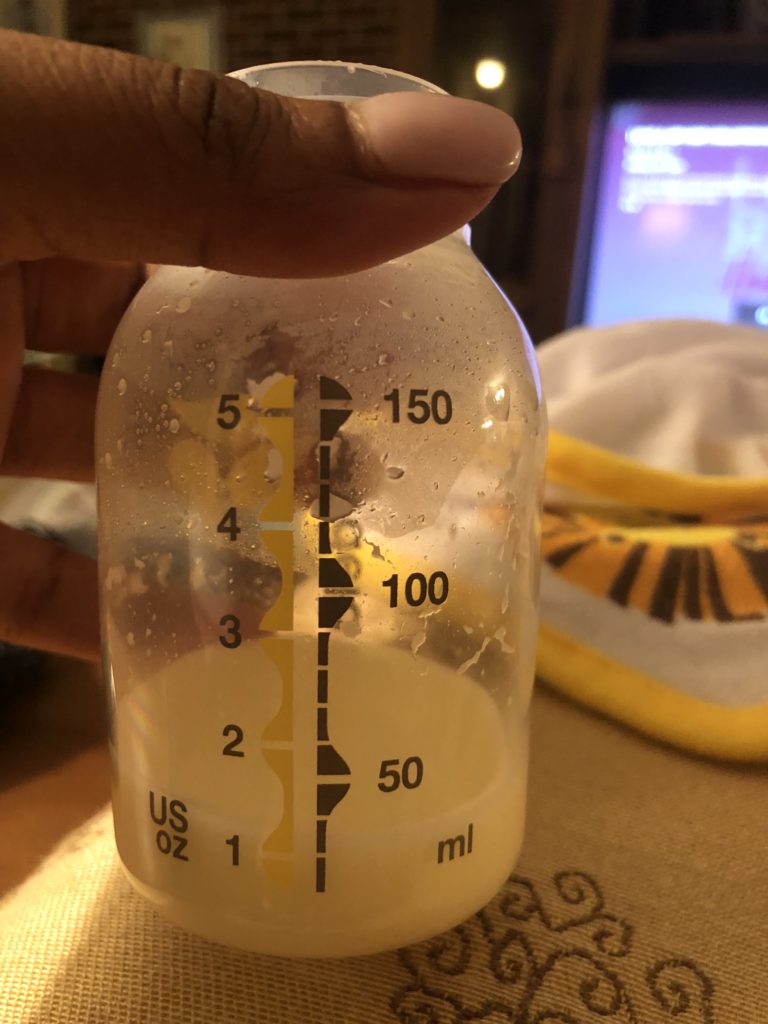 Pumping Breastmilk_MarylandBlogger