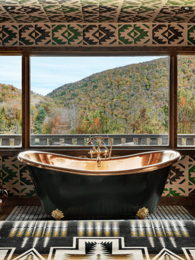 Bath Tubs  at the Best Hotels Story